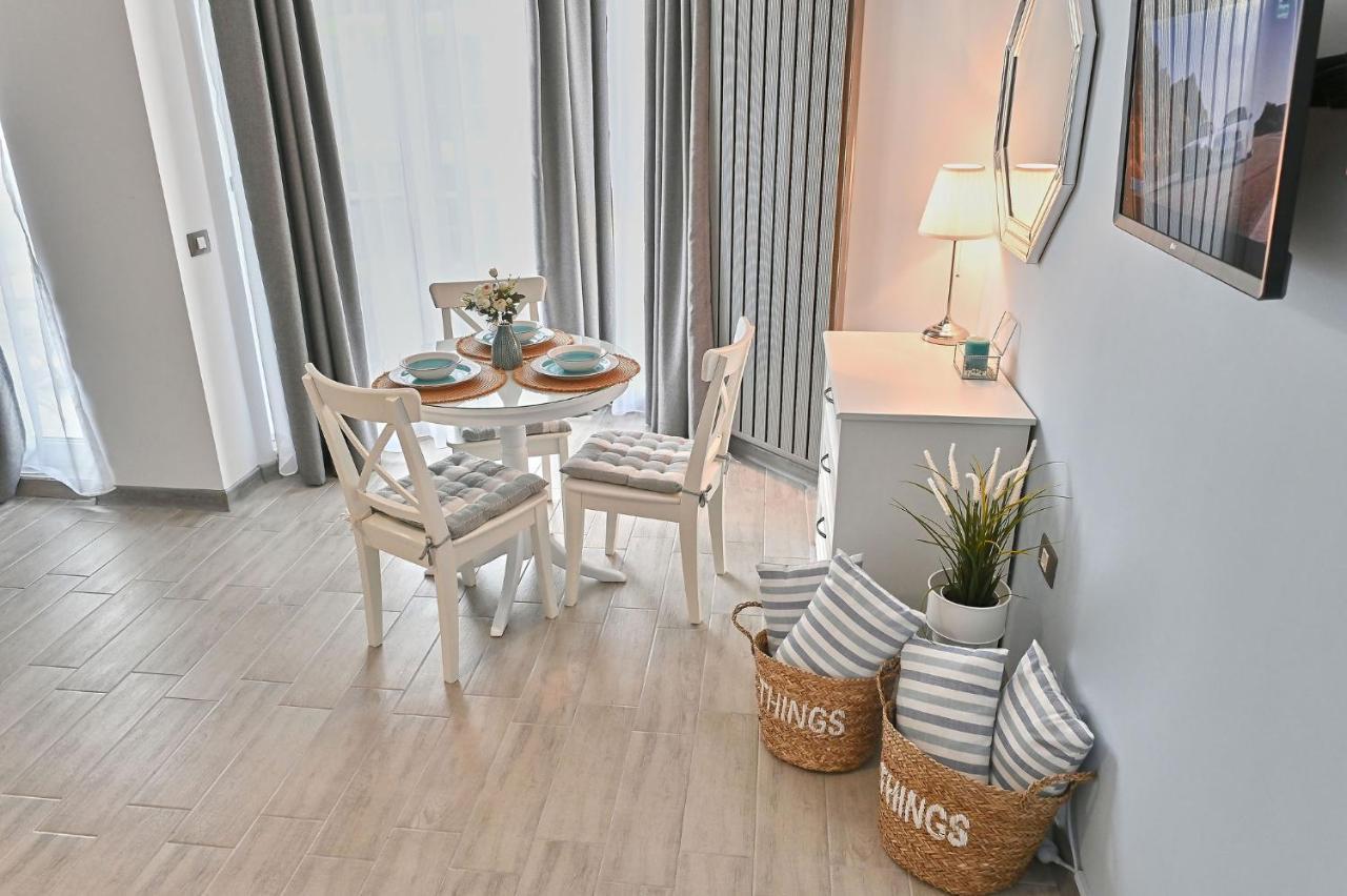 Sea Shore Apartments - Spa N Pools Beach Resort Mamaia Eksteriør bilde