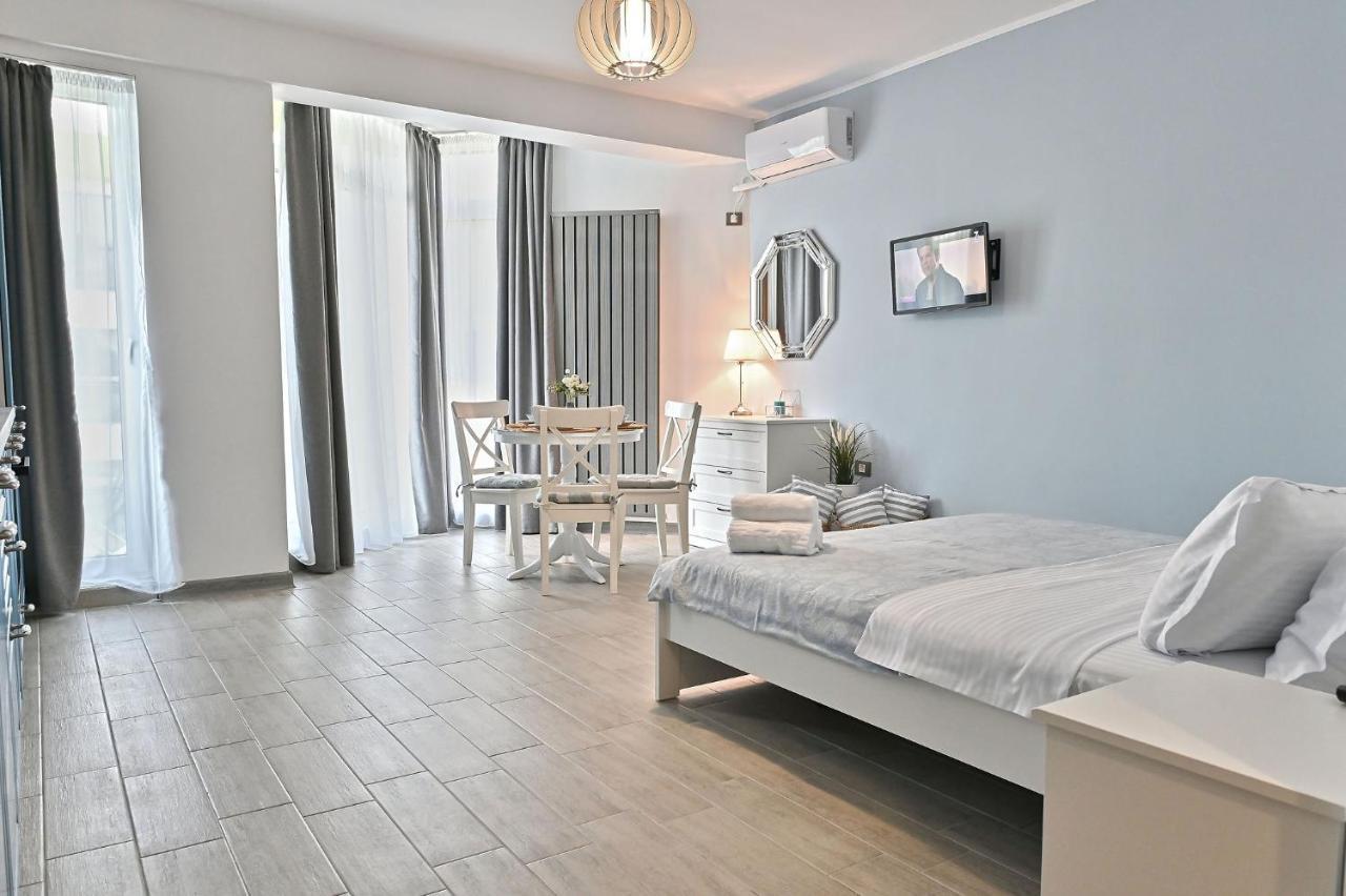 Sea Shore Apartments - Spa N Pools Beach Resort Mamaia Eksteriør bilde
