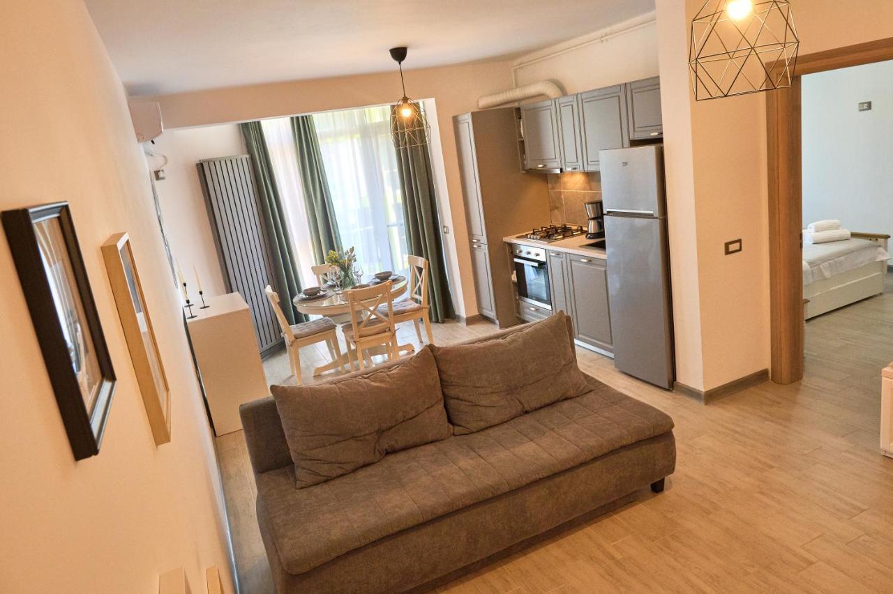 Sea Shore Apartments - Spa N Pools Beach Resort Mamaia Eksteriør bilde