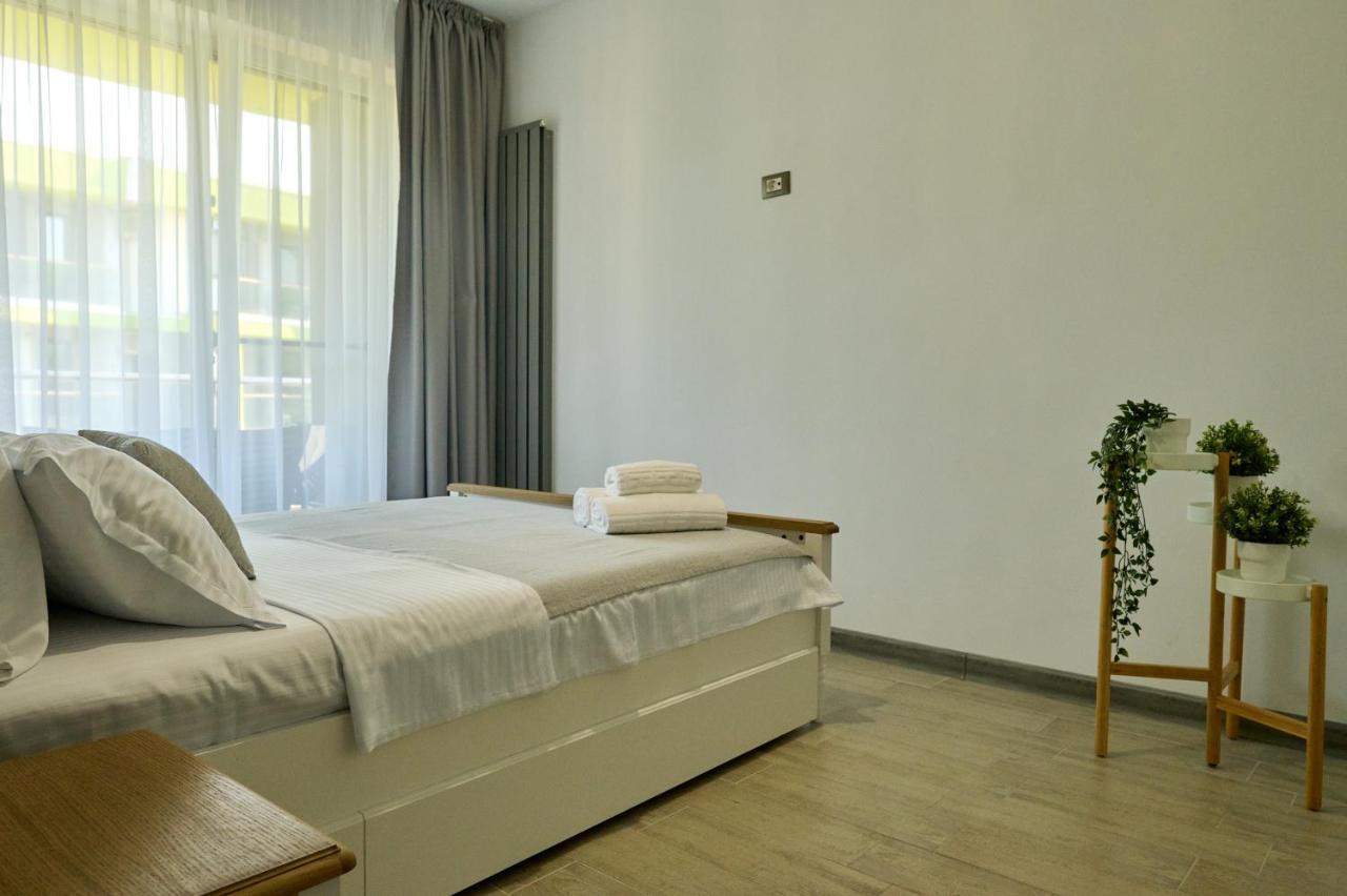 Sea Shore Apartments - Spa N Pools Beach Resort Mamaia Eksteriør bilde