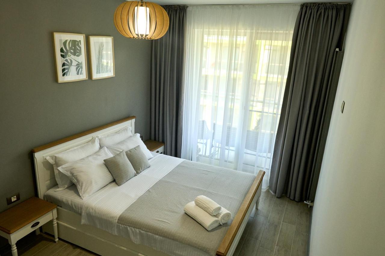 Sea Shore Apartments - Spa N Pools Beach Resort Mamaia Eksteriør bilde