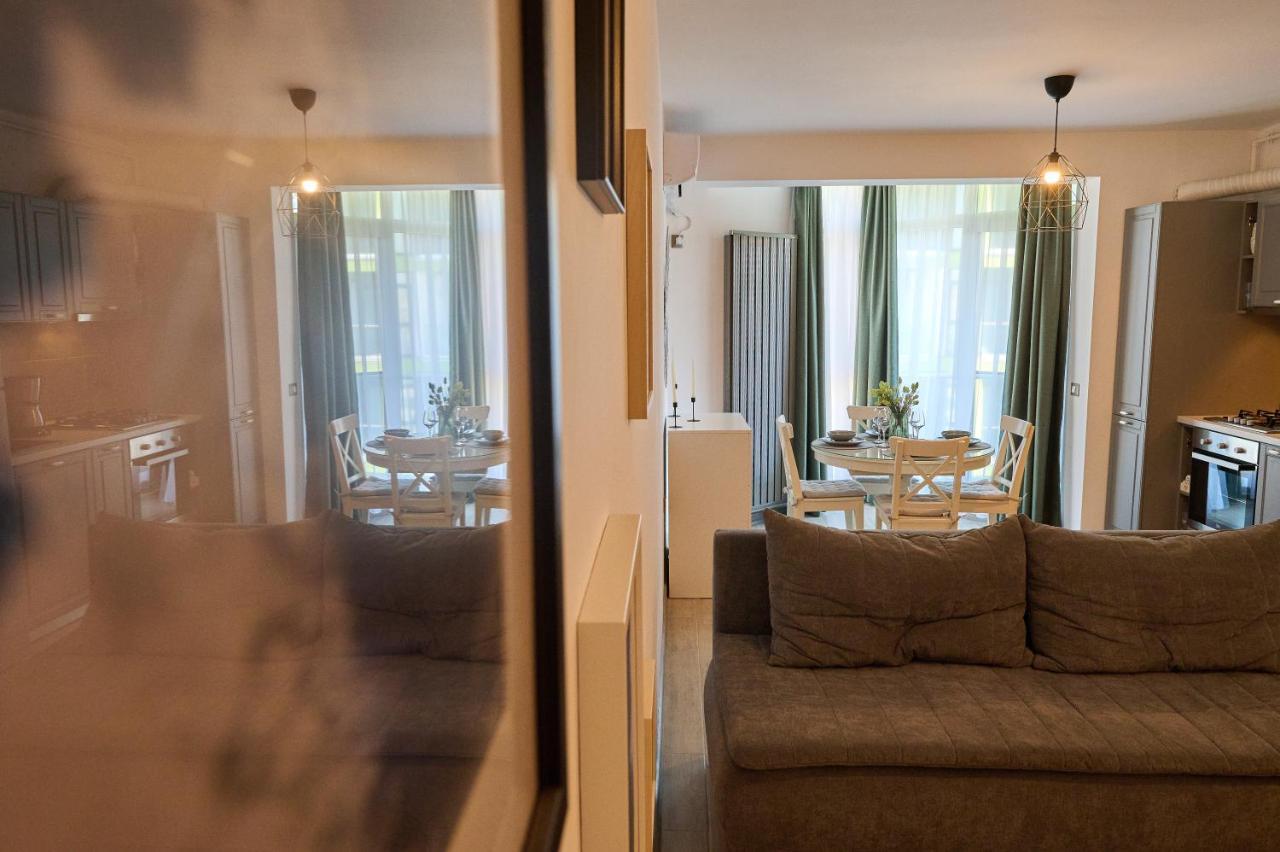 Sea Shore Apartments - Spa N Pools Beach Resort Mamaia Eksteriør bilde